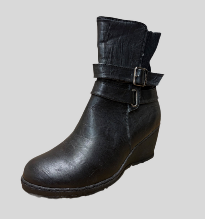 Solid Wedge Heel Boots with Ribbed Top & Buckle Detail