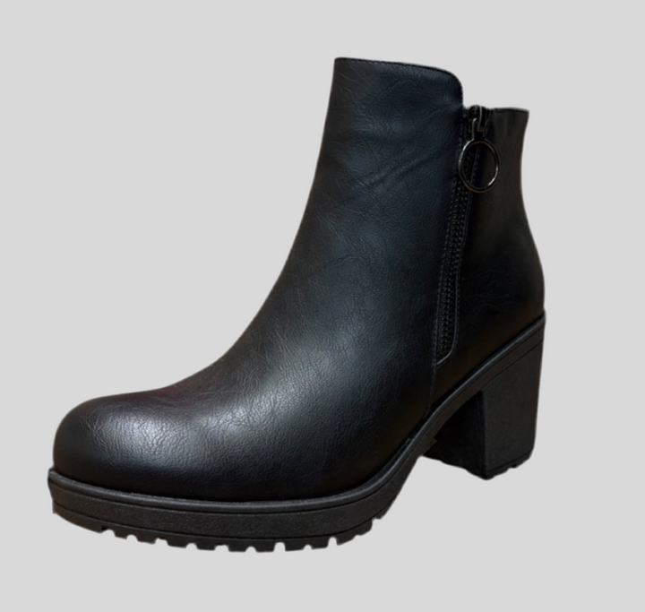 Faux Leather Round Toe Ankle Booties